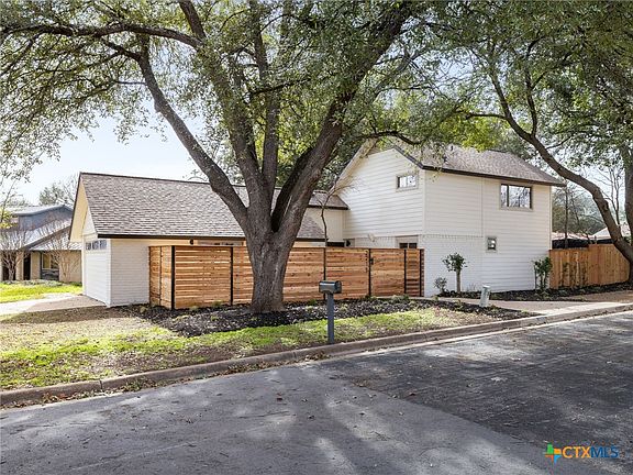 3rd image of 2215 Stone River Dr