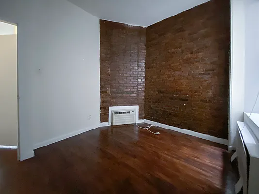 Rented by Kahen Properties | media 1