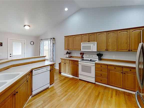 3rd image of 18203 107th Street Ct E