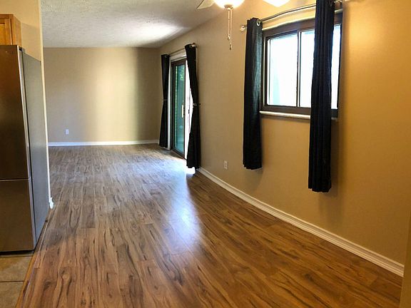5th image of 2040 Woodtrail Dr APT 3