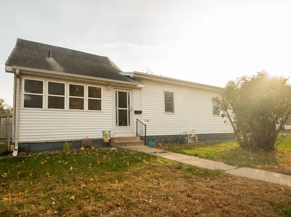 1120 W 6th St, Dixon, IL 61021