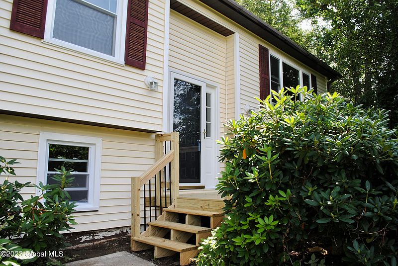 4th image of 318 Plank Road