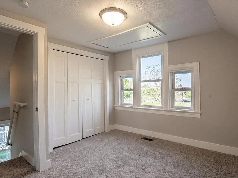 1602 Johnson St NE — Photo 17