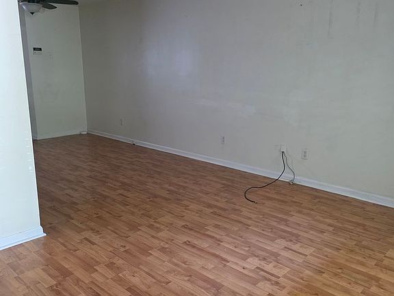 2nd image of 1017 Crossing Brook Way