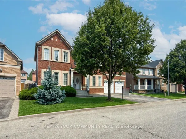 8 Westacott Cres, Ajax, ON L1T 4H6