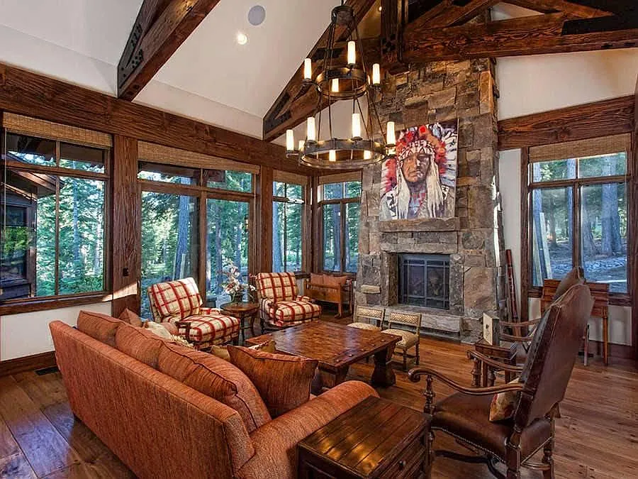 5 bed, 4.5 bath, 9814 sqft, $44,000 — Photo 1
