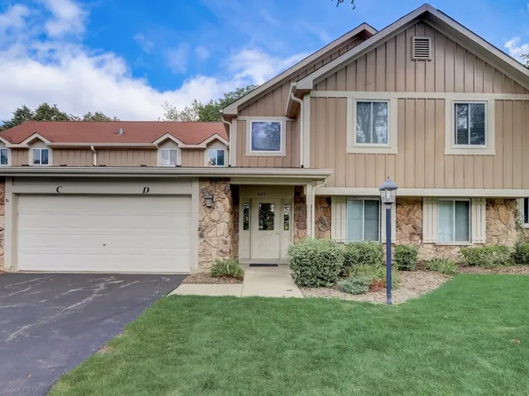 445 Sandpiper Ct APT A, Aurora, IL 60504