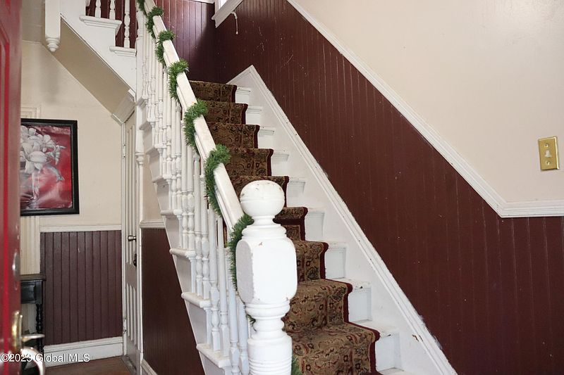 5th image of 549 Mumford Street