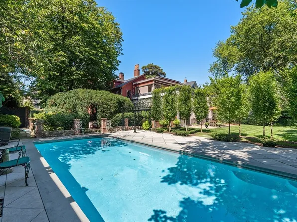 18 Ash St, Cambridge, MA 02138