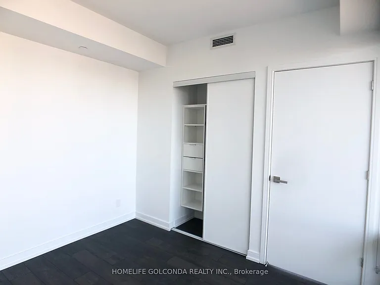 3 Gloucester St #2302 — Photo 8