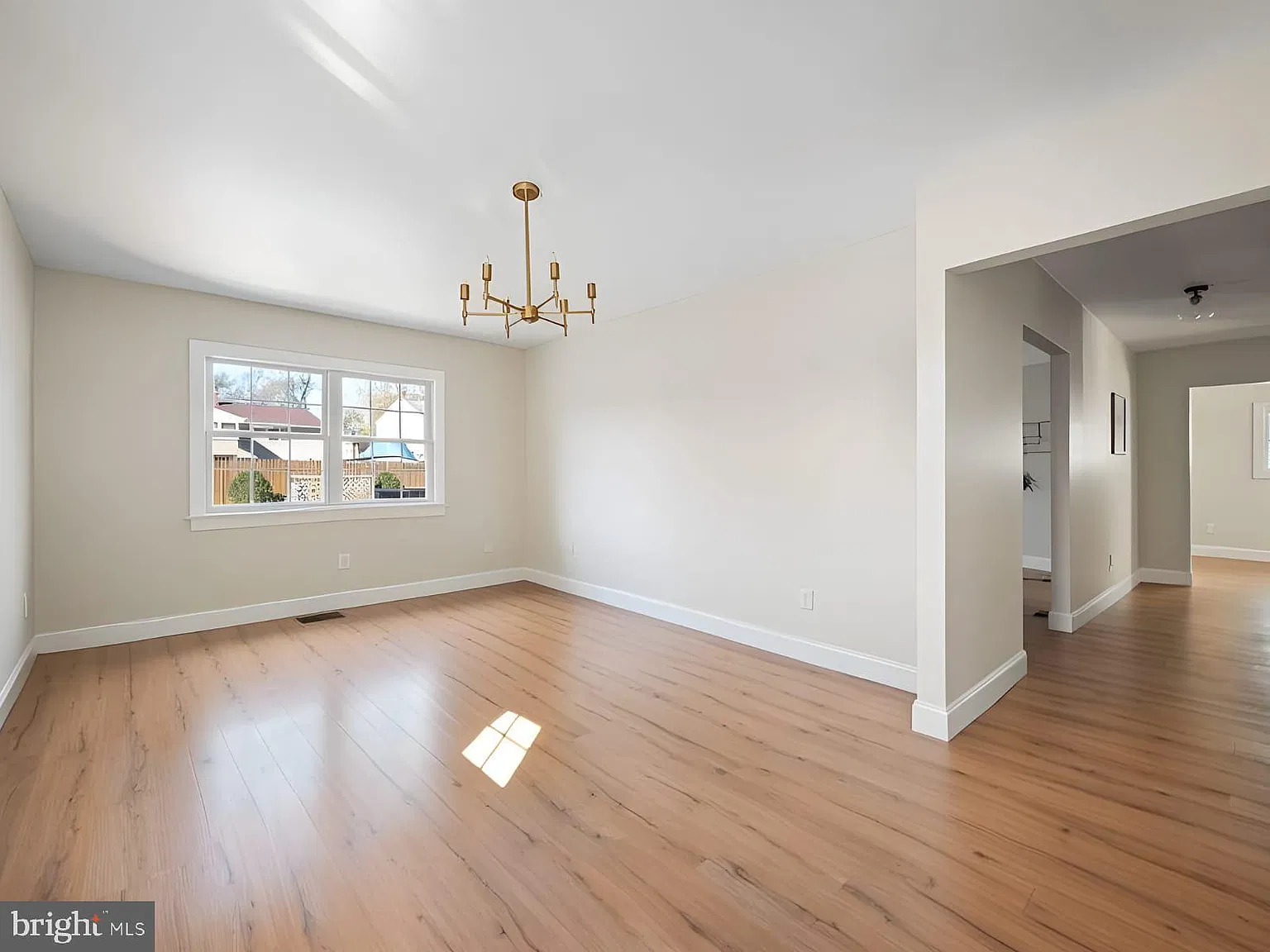 3 bed, 1.5 bath, 1392 sqft, $3,600 — Photo 3