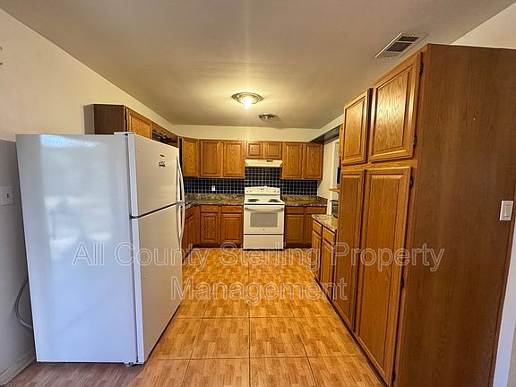 5th image of 1806 NW 38th Ter