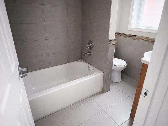 5th image of 333 Melwood Ave APT 7