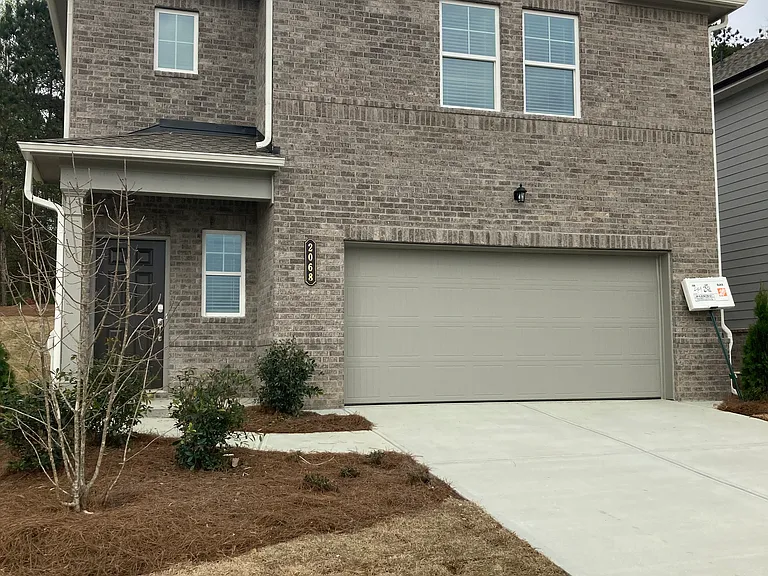 2068 Nuthatch Dr — Photo 2