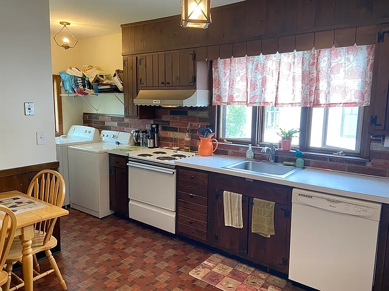 36 Walnut St #2 — Photo 5