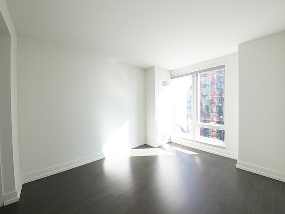 2nd image of 555 10th Ave APT 16G