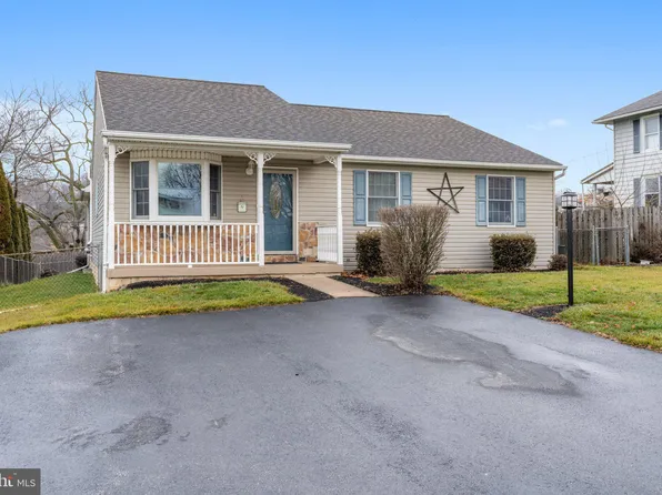 807 W 2nd Ave, Parkesburg, PA 19365