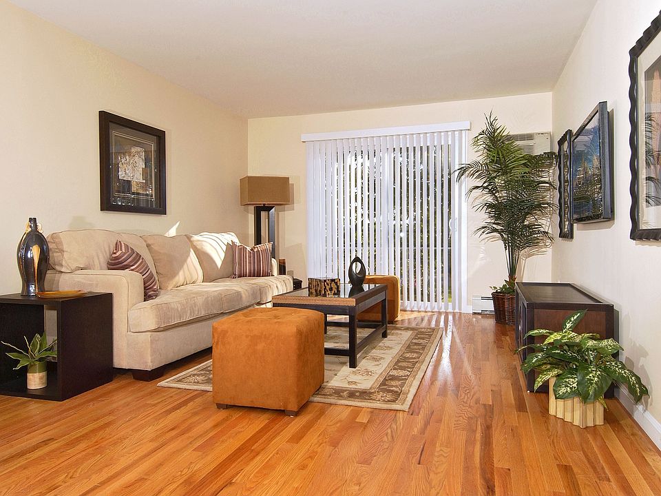 2nd image of 17 Broadway APT 1A