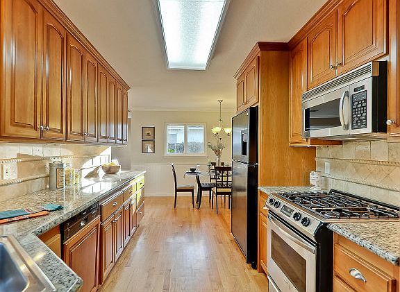 3rd image of 12455 Brookglen Dr