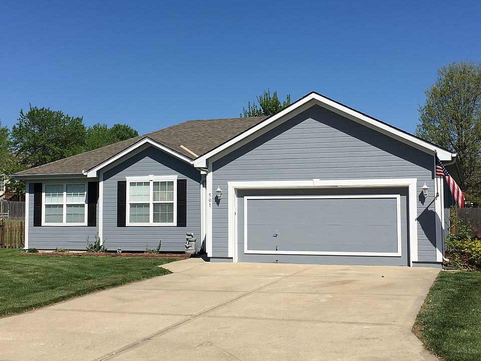 1st image of 501 SE Saratoga Dr