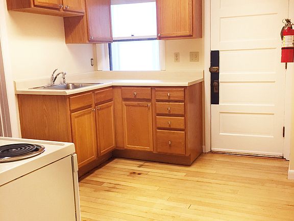 2nd image of 100 N Winooski Ave #C5