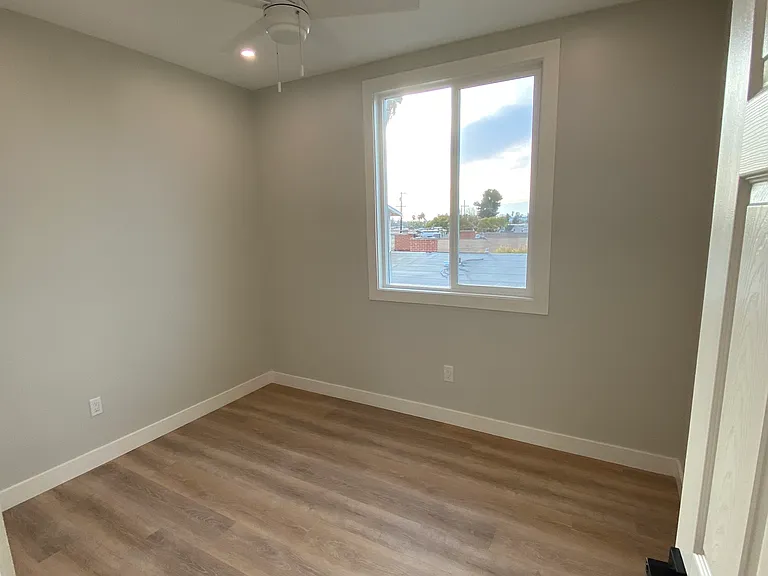 5076 La Paz Dr — Photo 7