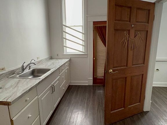 3rd image of 326 14th St #A