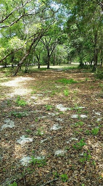 1st image of 690 Annie Laurie Ln