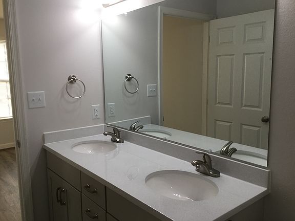2nd image of 602 Carrie Ln #602