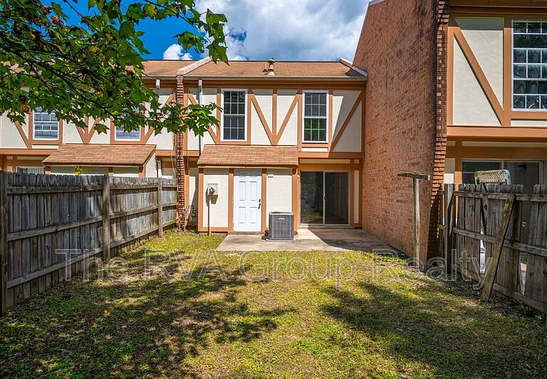 749 Pleasant St — Photo 42