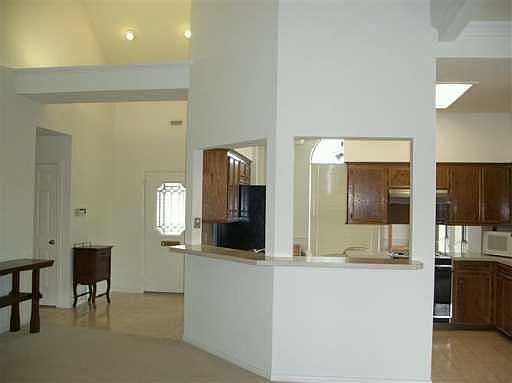 4th image of 8222 Etienne Dr