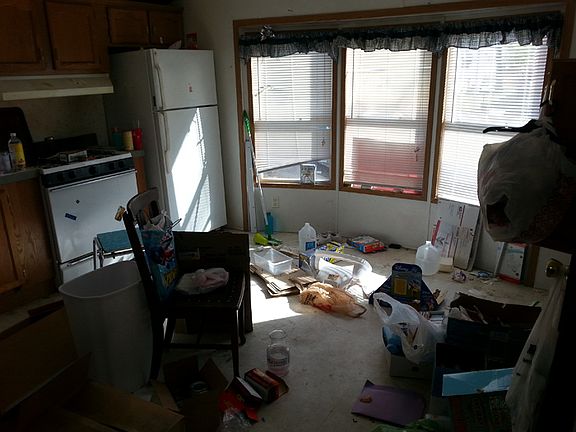 4th image of 805 47th Ave NE