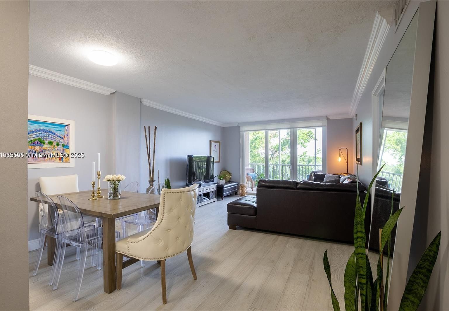 250 Jacaranda Dr APT 506