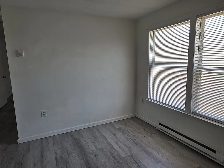 Dining area off kitchen