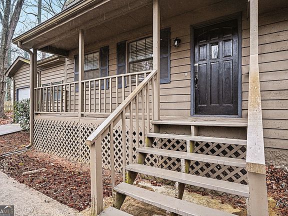 2nd image of 2895 Wood Hollow Ln