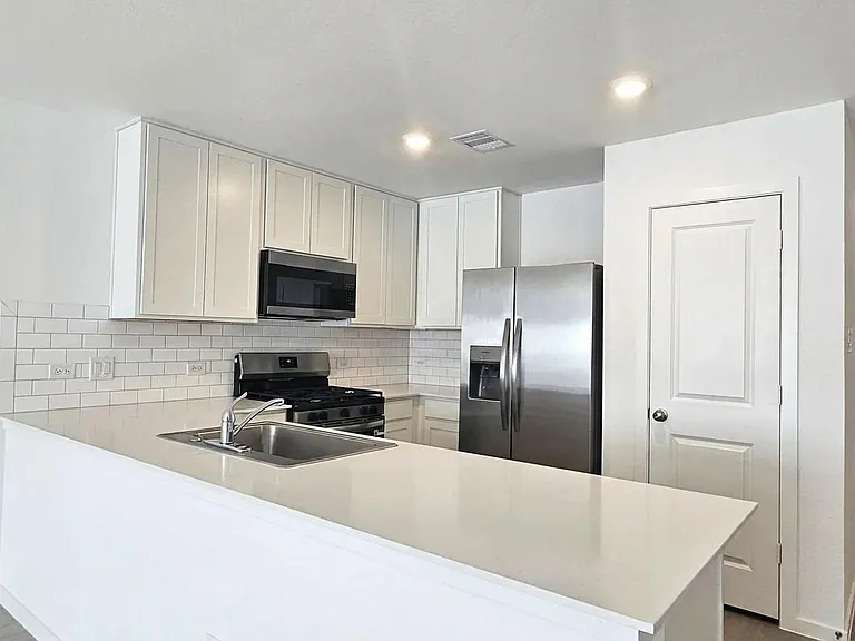 3132 Sunset Glory Dr — Photo 7