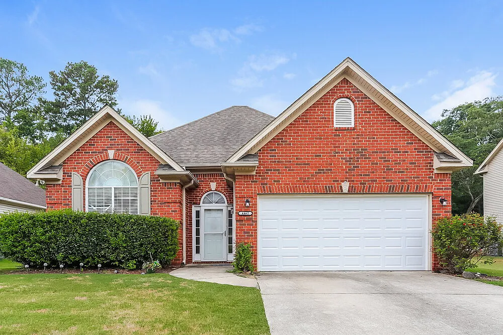 3 bed, 2.0 bath, 1335 sqft, $2,225 — Photo 1