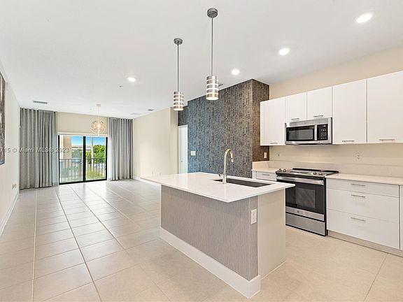 4th image of 8001 NW 41st St #303