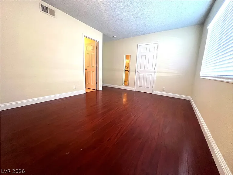 7054 Fenway Ave — Photo 15