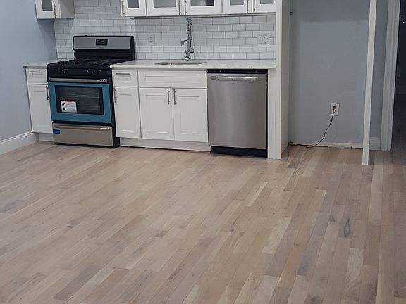 3rd image of 10328 177th St