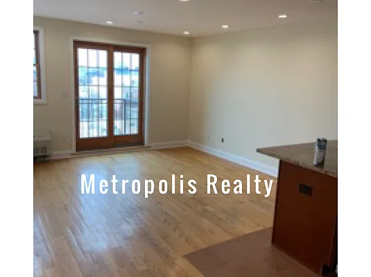 Rented by Metropolis International Realty Inc. | media 11