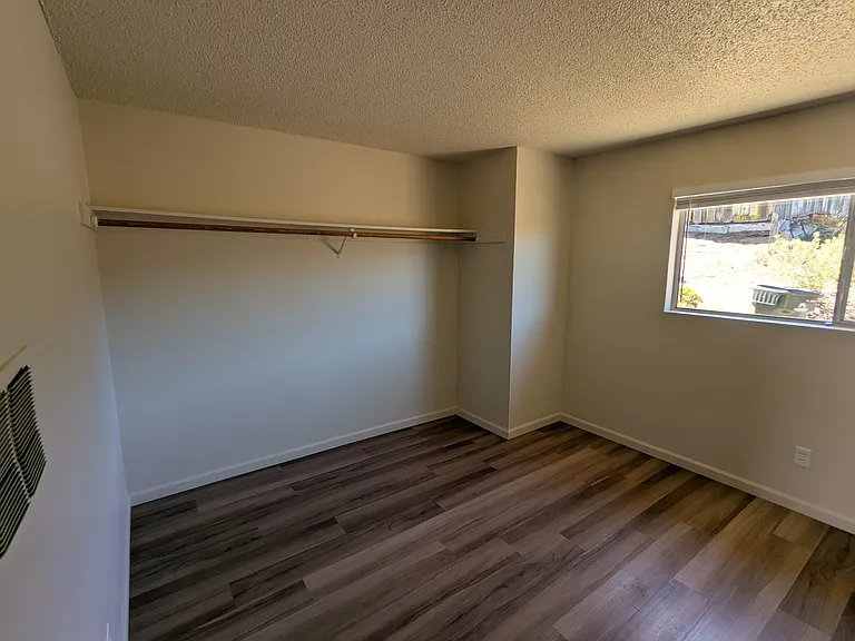 276 Carmel Ave #D — Photo 9