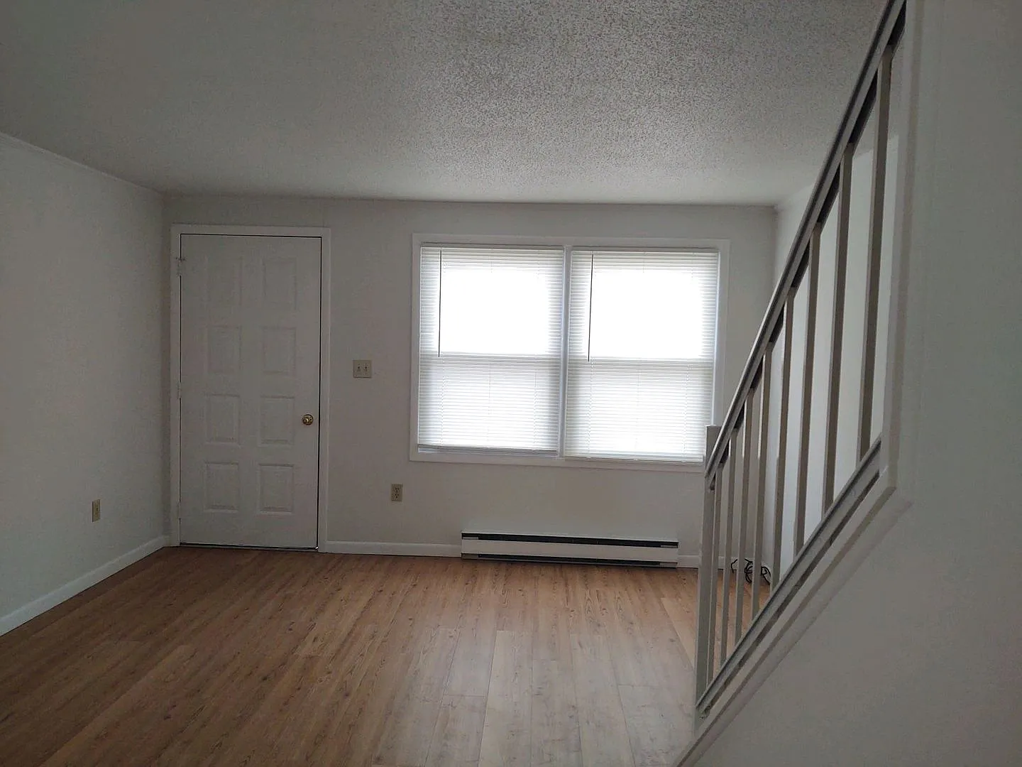 Adorable Townhome — Photo 2