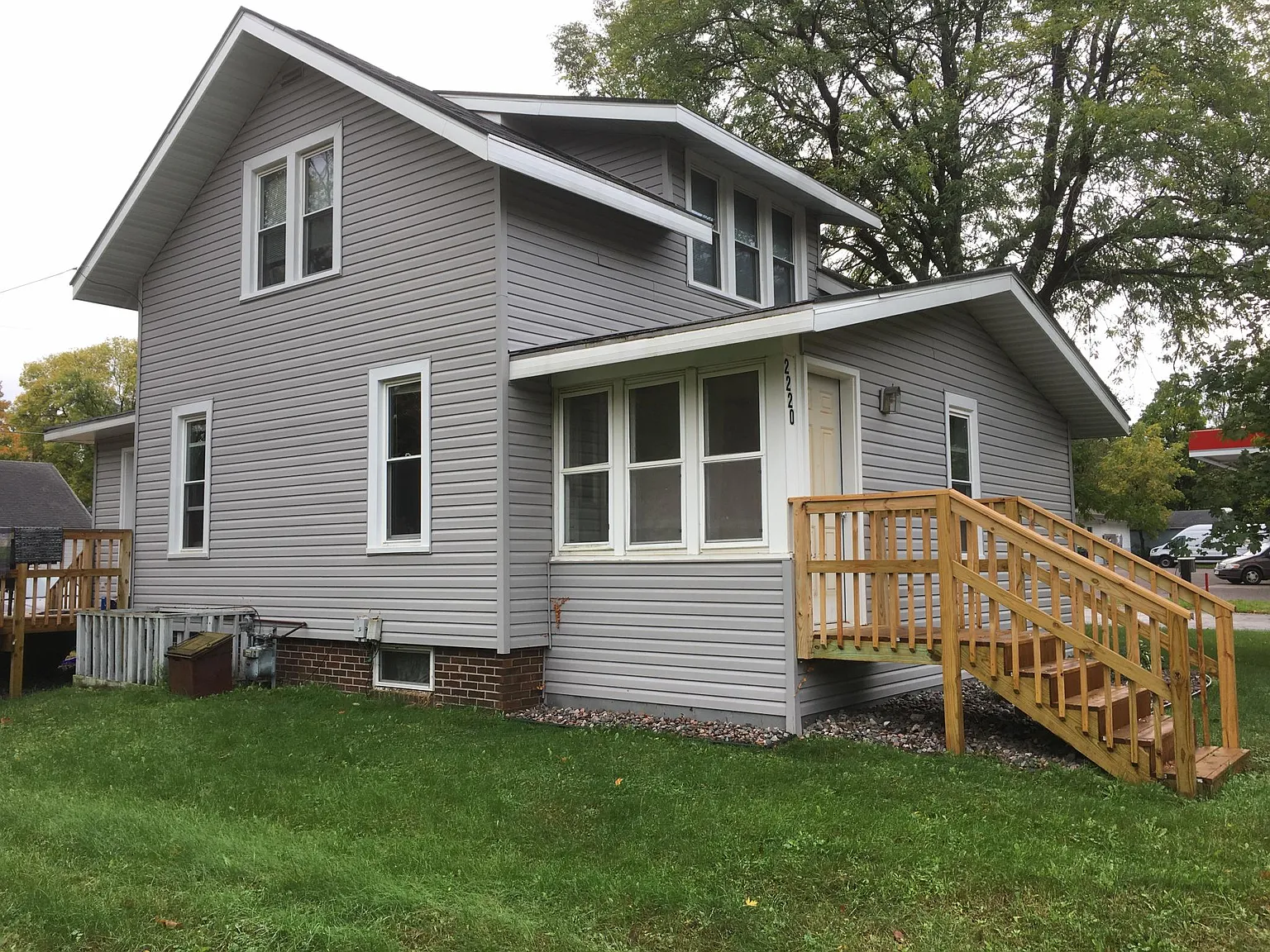 6 bed, 2750 sqft, $1,400 — Photo 3