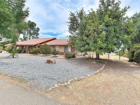 3rd image of 24453 Willis Ln