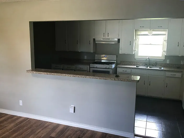 617 E Ellen Ave — Photo 6