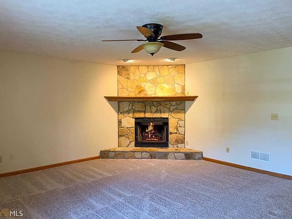 3rd image of 240 Laney Ct