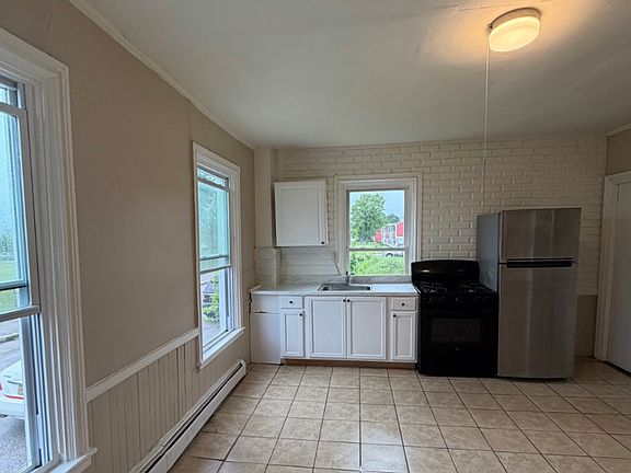 4th image of 85 Morgan St #1