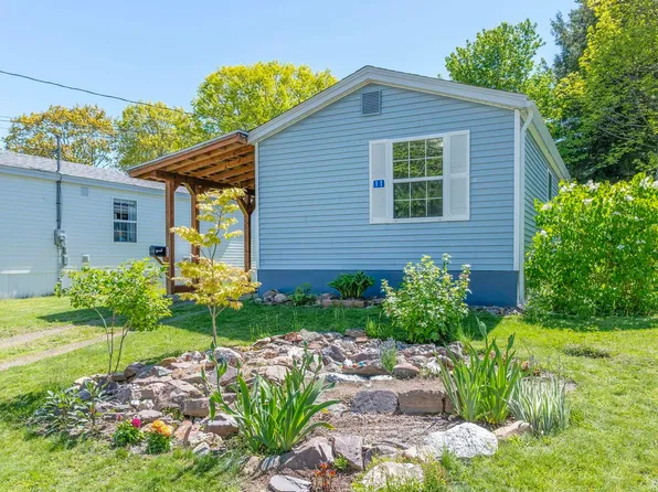 11 Olympic Ave, New Minas, NS B4N 3T9