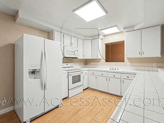5th image of 16395 Stevens Ave